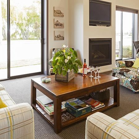 Hawkdun Lodge Motel Ranfurly Экстерьер фото