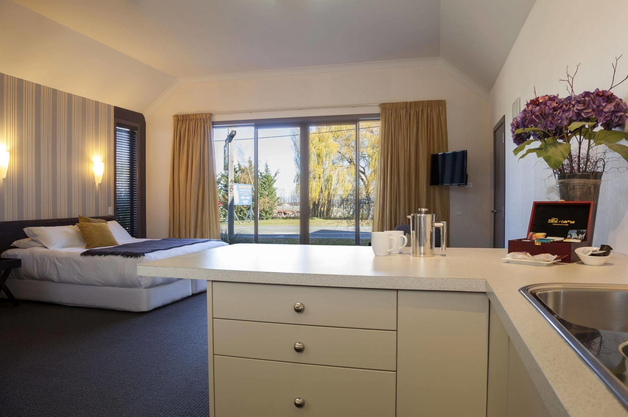 Hawkdun Lodge Motel Ranfurly Экстерьер фото
